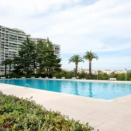 Cannes Marina Vue 아파트 *
